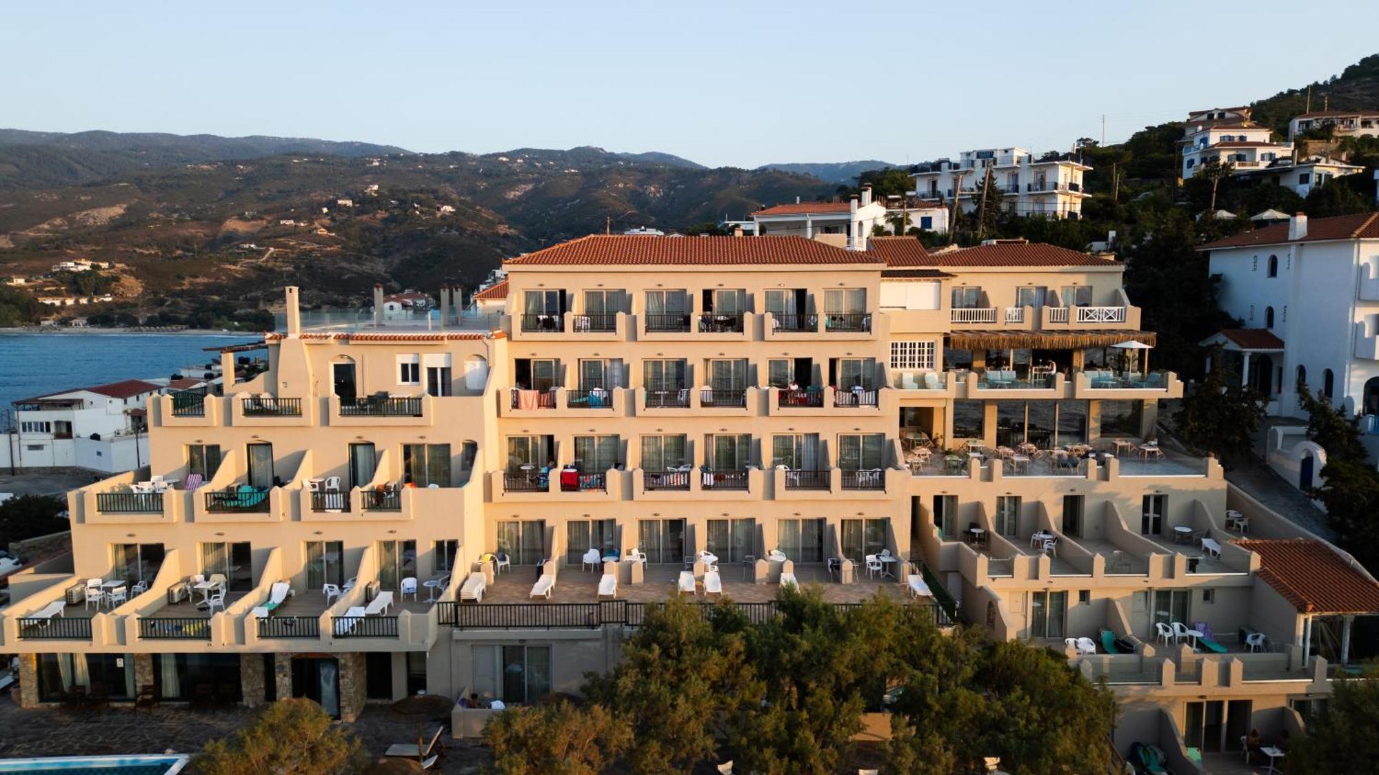 Cavos Bay Hotel & Studios อาร์เมนิสทิส ภายนอก รูปภาพ